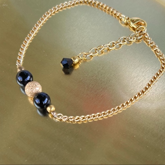 Dainty Bracelet-Onyx beads-gold filled bead-Swarovski crystal bead-Gold chain - Picture 5 of 5
